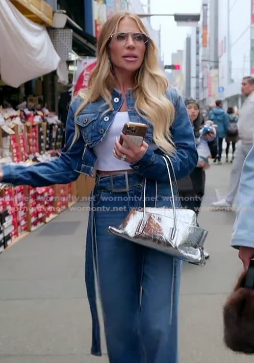 Jennifer’s cropped denim jacket and jeans on The Real Housewives of Orange County Jennifer’s cropped denim jacket and jeans on The Real Housewives of Orange County