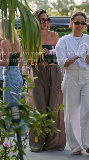 Jessel’s brown wide-leg pants on The Real Housewives of New York City Jessel’s brown wide-leg pants on The Real Housewives of New York City