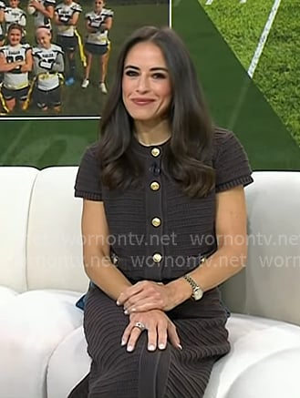Kaylee’s brown short sleeve cardigan and ribbed skirt on Today Kaylee’s brown short sleeve cardigan and ribbed skirt on Today
