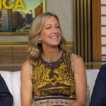 Lara's brown cheetah print dress on Good Morning America Lara's brown cheetah print dress on Good Morning America
