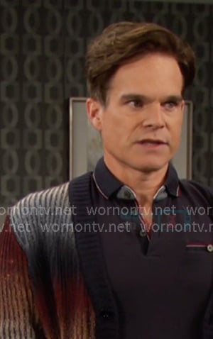 Leo’s navy polo and ribbed cardigan on Days of our Lives Leo’s navy polo and ribbed cardigan on Days of our Lives