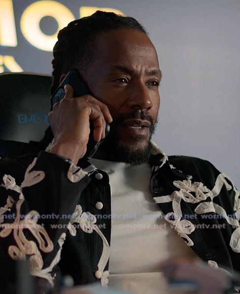 Lewis's black embroidered jacket on Reasonable Doubt
