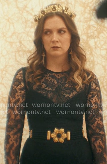 Mallory’s flower belt and crown on American Horror Story Mallory’s flower belt and crown on American Horror Story