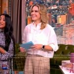 Sara’s plaid pants and ruffled top on The View