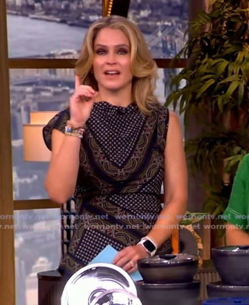 Sara’s printed asymmetric top on The View Sara’s printed asymmetric top on The View