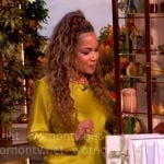 Sunny’s yellow satin top and pants on The View Sunny’s yellow satin top and pants on The View