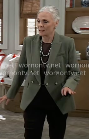 Tracy's green blazer on General Hospital