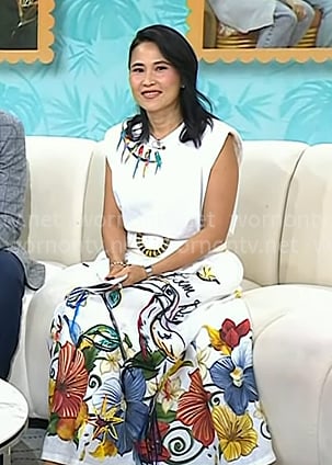 Vicky’s bird print tee and floral skirt on Today