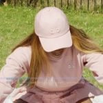 Wendy’s pink sweatshirt and cap on The Real Housewives of Potomac Wendy’s pink sweatshirt and cap on The Real Housewives of Potomac